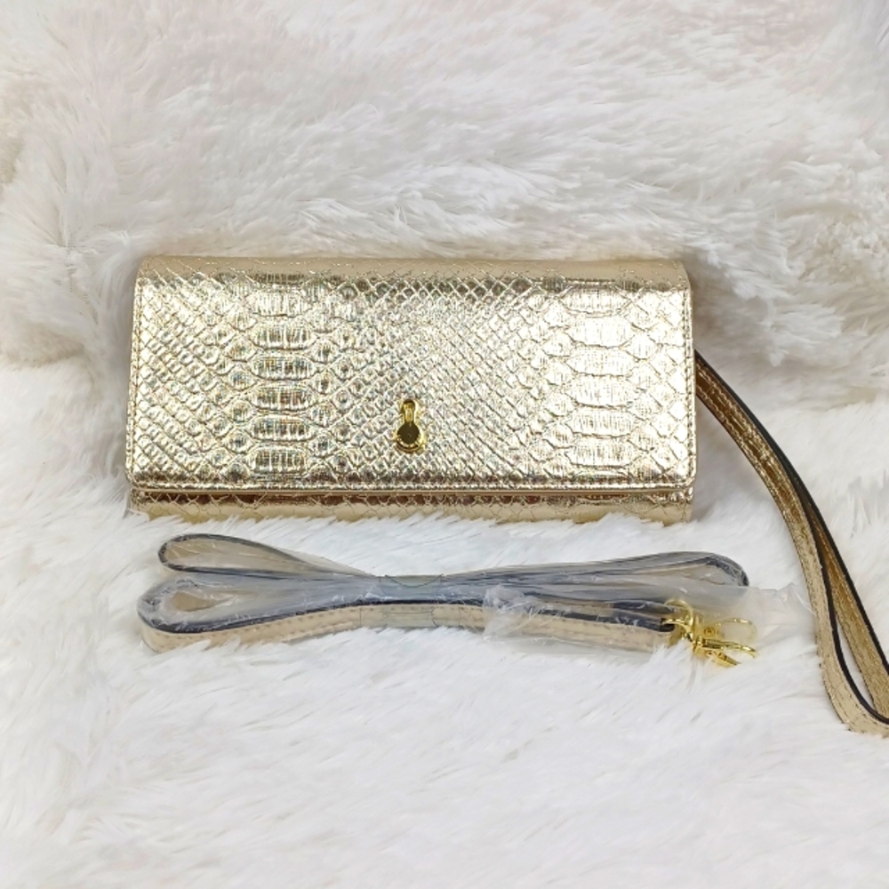NWOT London Fog Surrey Wallet Crossbody with Wristlet Strap